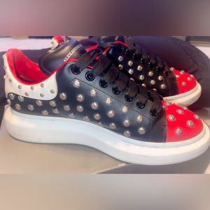 Alexander McQueen Sneakers Sz 44… worn but in good condition